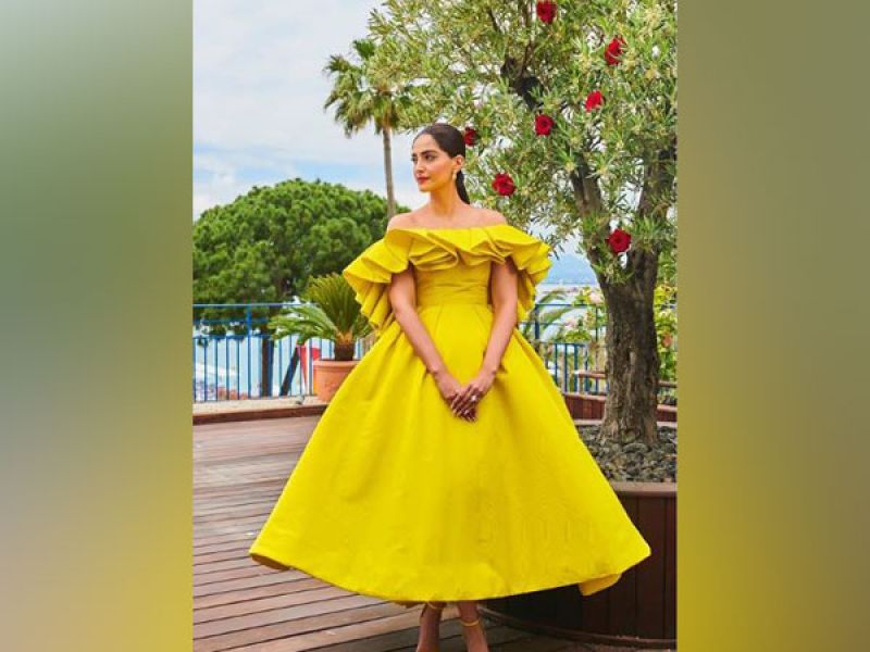 Bollywood celebrities wear neon yellow dress