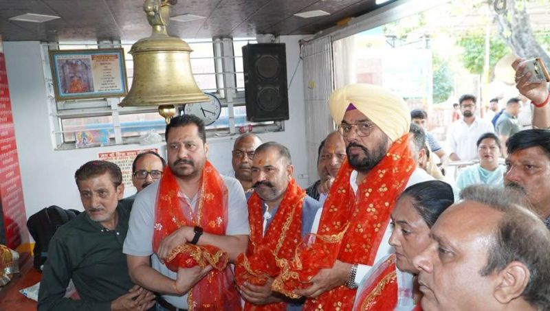 Paid Obeisance at Gurdwara Sahib and Baba Sodal Ji temple of the city
