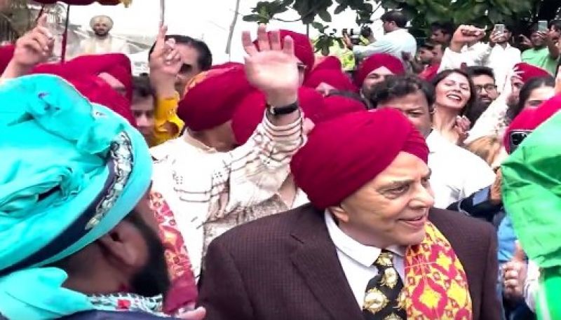 Grandfather Dharmendra Performed Bhangra at Karan Deol's Wedding
