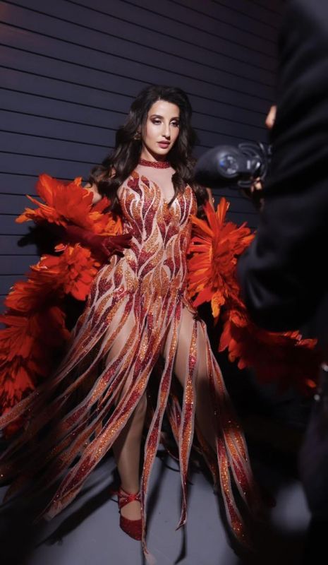 Nora Fatehi Makes Heads Turn with her Sizzling Look at IIFA 2023 