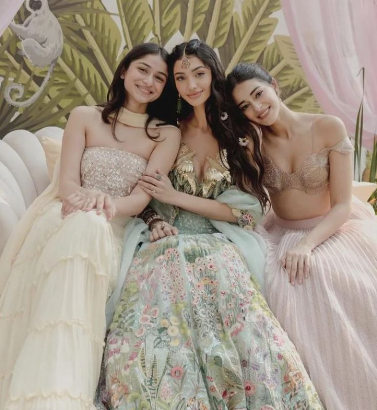 Alanna Panday with Ananya Panday & others at her Wedding, See Pics  

