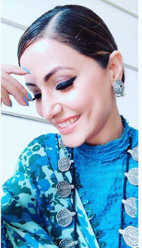 Hina Khan Looking Fabulous in Saree Designed by Ilk Earrings by Geetanjali, Neckpiece: Shubhashini Ornamentals