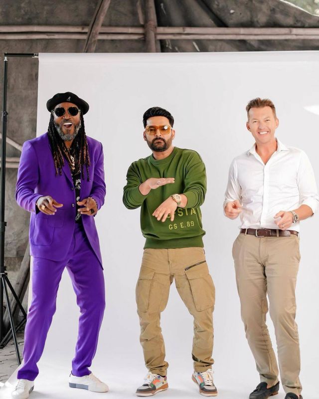 Kapil Sharma having fun with former Australian fast bowler Brett Lee and Chris Gayle 
